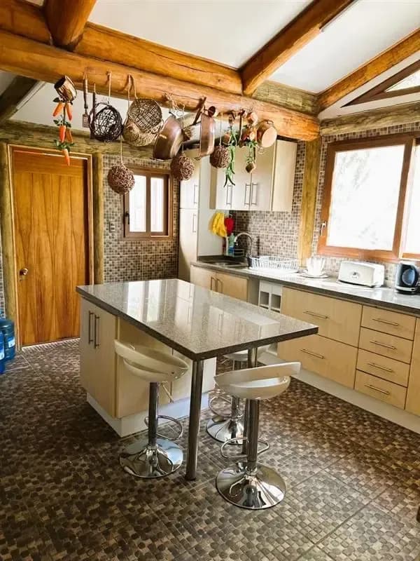 Impecable Casa en Venta de 6 Dorm en Paine Laguna Aculeo