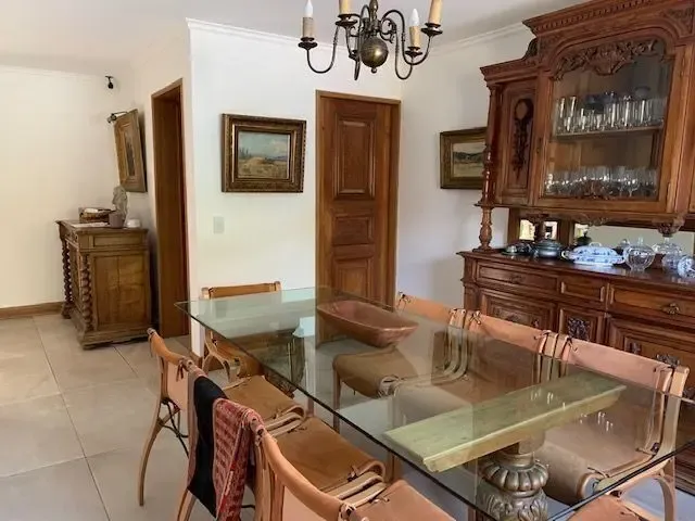 Casa en Venta de 5 Dorm. en las Condes
